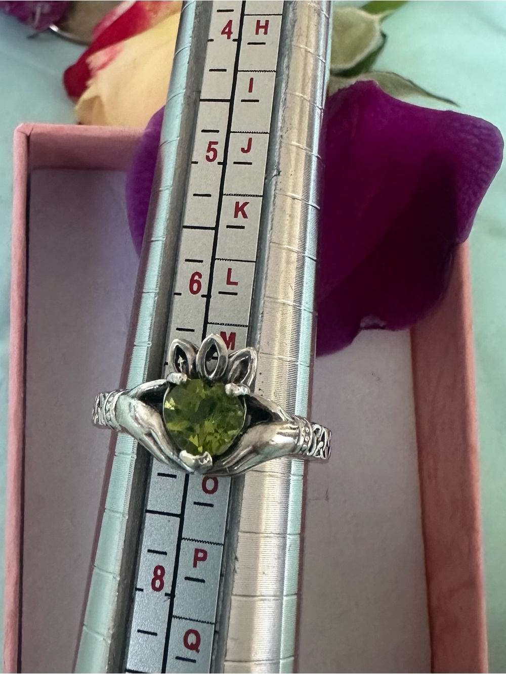 Vintage Sterling Silver Heart Claddagh Ring with Peridot Green Stone size 7